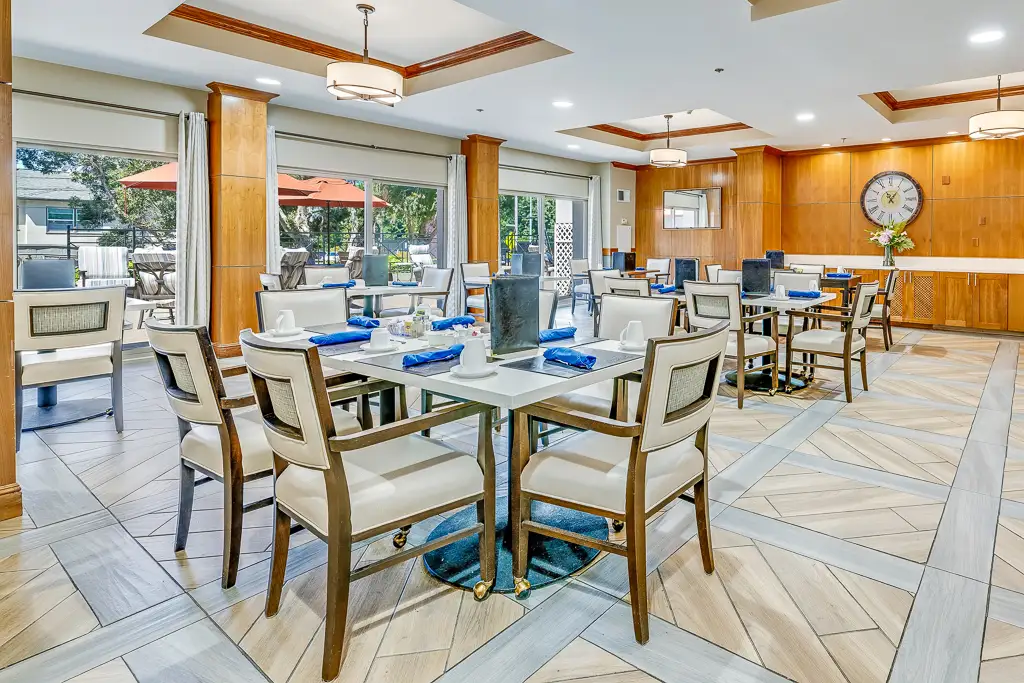 PSLBurlingame-HOME-Limitless-Possibilities Dining Area